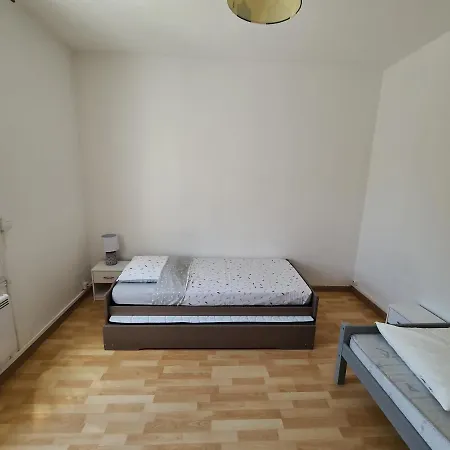 Appartement 60M2 Rdc Avec Jardin Saint-Genis-des-Fontaines Exterior photo